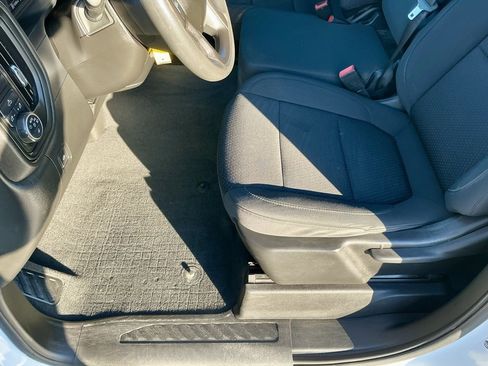 Used 2022 Chevrolet Silverado 2500 Custom w/ Custom Value Package image 40