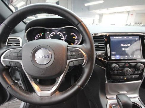 Used 2020 Jeep Grand Cherokee Limited image 17