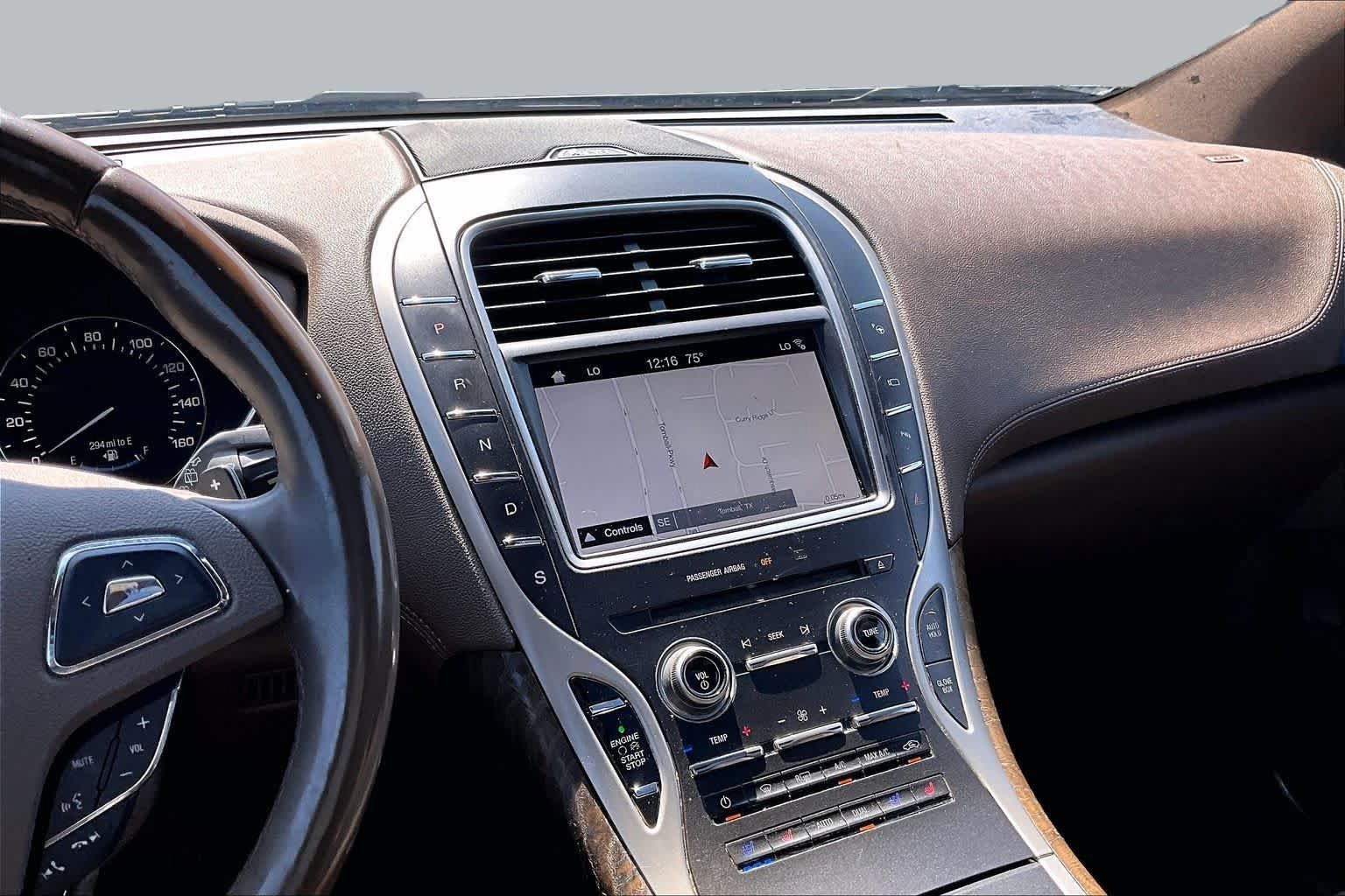 Used 2016 Lincoln MKX Reserve w/ Technology Package FWD image 7