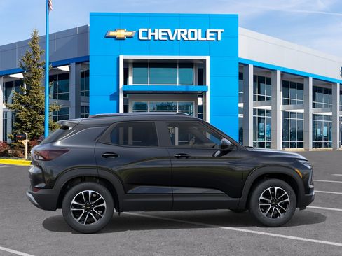 New 2026 Chevrolet TrailBlazer LT w/ LT Cold Weather Package FWD image 29