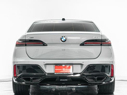 Used 2023 BMW 760i xDrive AWD/4WD image 8