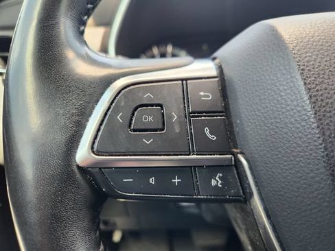 Certified 2021 Toyota Highlander Limited FWD image 28