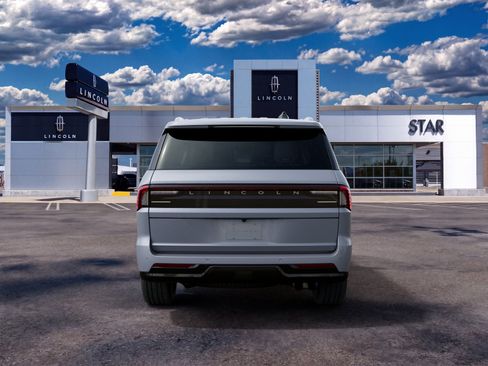 New 2027 Lincoln Navigator Reserve AWD/4WD image 7