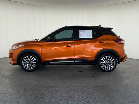 Used 2023 Nissan Kicks SR FWD image 9