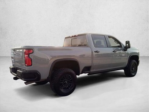 Used 2025 Chevrolet Silverado 2500 ZR2 w/ Technology Package AWD/4WD image 5