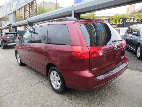 Used 2007 Toyota Sienna LE image 24