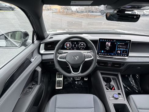 New 2026 Volkswagen Tiguan SE R-Line AWD/4WD image 15