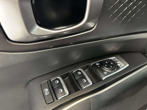 Used 2025 Kia Sorento LX FWD image 17