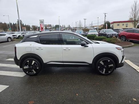 New 2026 Nissan Kicks SR w/ SR Premium Package image 4