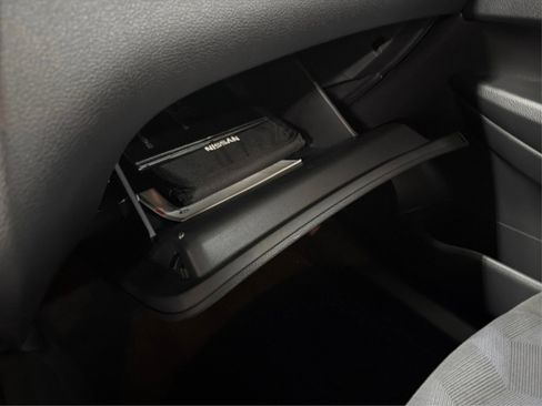 Used 2015 Nissan Rogue SV FWD image 24