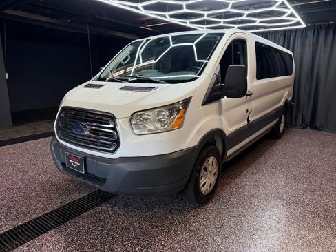 Used 2016 Ford Transit 350 XLT RWD image 3