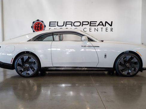 Used 2026 Rolls-Royce Spectre image 21