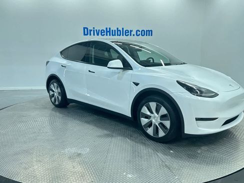 Used 2024 Tesla Model Y Long Range image 2