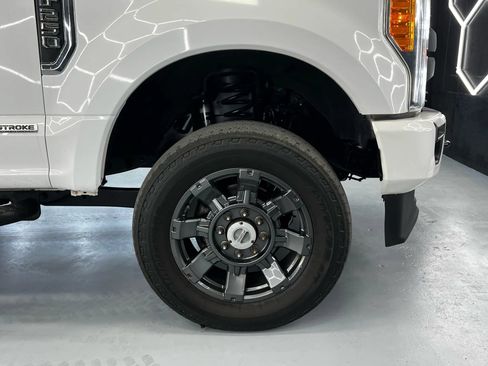 Used 2017 Ford F250 XL w/ Power Equipment Group AWD/4WD image 8