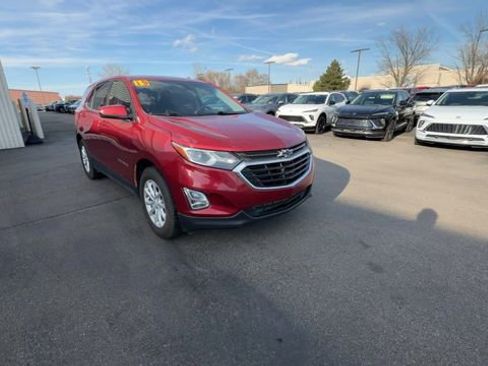 Used 2019 Chevrolet Equinox LT image 2