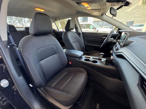 Used 2025 Nissan Altima 2.5 SV FWD image 37