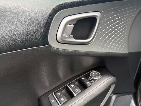 Used 2024 Kia Soul LX w/ Option Group 015 FWD image 16