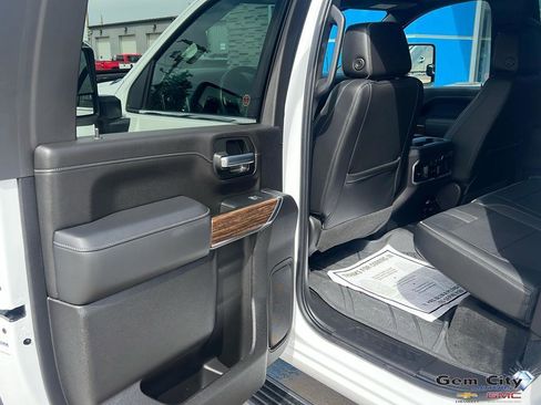 Used 2023 Chevrolet Silverado 3500 High Country image 10