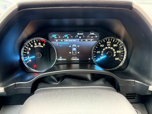 Used 2018 Ford F150 Lariat w/ Equipment Group 502A Luxury AWD/4WD image 12