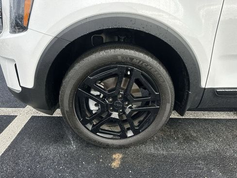 Used 2025 Kia Telluride EX X-Line image 10