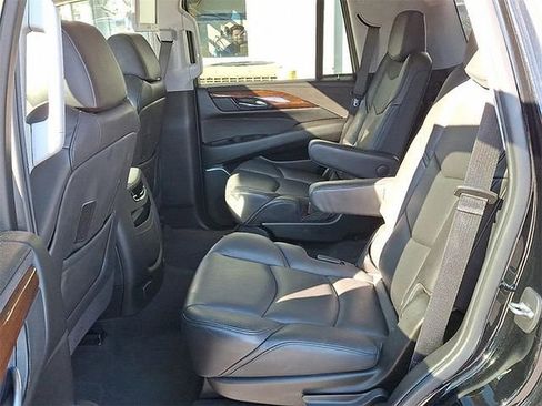 Used 2020 Cadillac Escalade Premium Luxury image 8