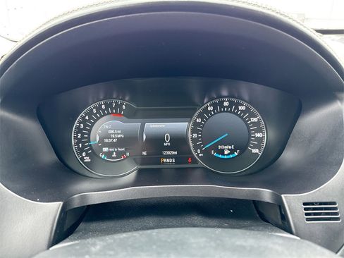 Used 2019 Ford Explorer Platinum image 12