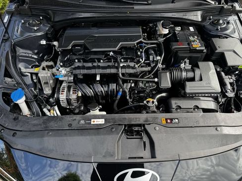 Used 2025 Hyundai Elantra SEL FWD image 30