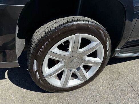 Used 2019 Cadillac Escalade ESV Luxury image 6