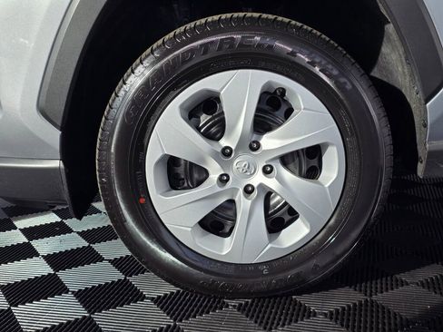 Used 2025 Toyota RAV4 LE image 12