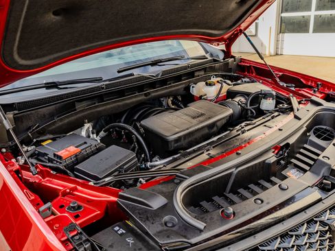 Used 2025 Cadillac Escalade Sport Platinum w/ LPO, Floor Liner Package image 43