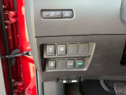 Used 2022 Nissan Rogue Sport SL image 17