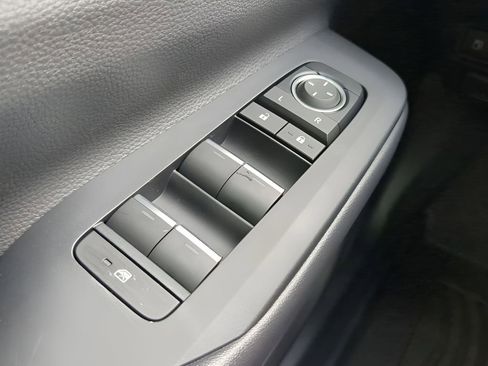 New 2026 Toyota Prius Plug-In Hybrid FWD image 30