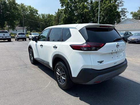 Used 2023 Nissan Rogue S FWD image 5