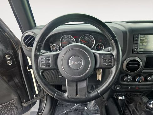 Used 2016 Jeep Wrangler Unlimited Sport w/ Connectivity Group AWD/4WD image 12