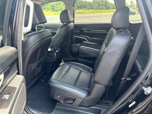 Used 2025 Kia Telluride S AWD/4WD image 14
