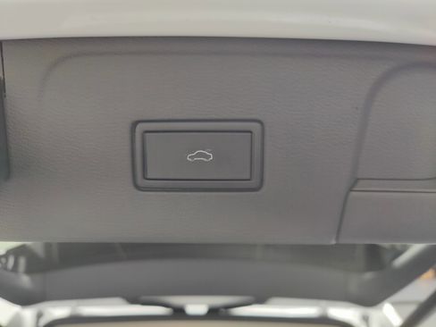 Certified 2024 Volkswagen Atlas Peak Edition SEL image 18