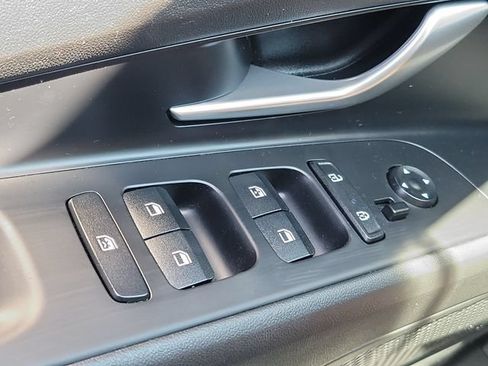 Used 2023 Hyundai Elantra SEL w/ Convenience Package FWD image 17