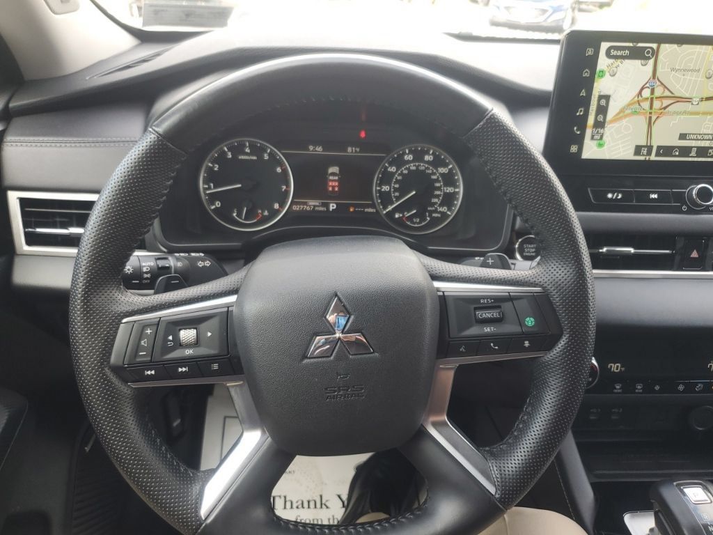 Used 2025 Mitsubishi Outlander SE AWD/4WD image 24