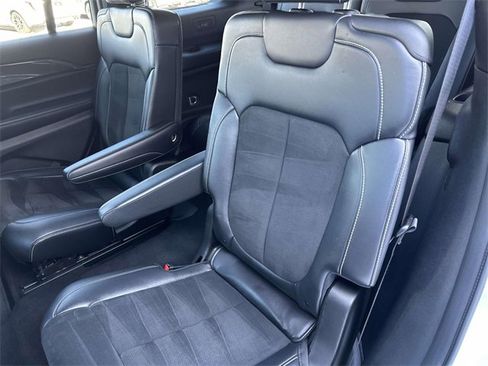 Used 2021 Jeep Grand Cherokee L Laredo image 29