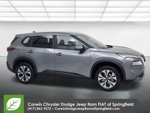 Used 2023 Nissan Rogue SV image 1