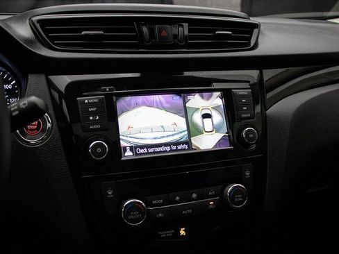 Used 2022 Nissan Rogue Sport SL w/ Premium Package image 34