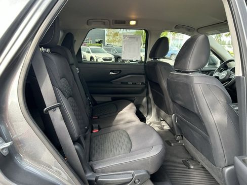 Used 2022 Nissan Pathfinder SV image 29