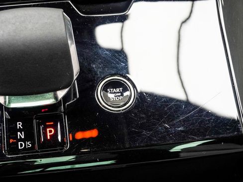 Used 2025 Land Rover Range Rover Sport SE AWD/4WD image 23