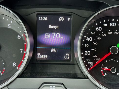 Used 2020 Volkswagen Tiguan SE image 8