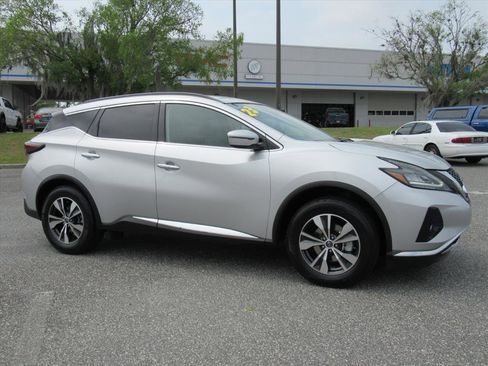 Used 2023 Nissan Murano SV image 2