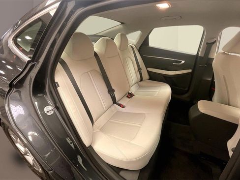 Certified 2025 Hyundai Sonata SE image 16