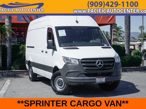 Used 2020 Mercedes-Benz Sprinter 1500 image 1