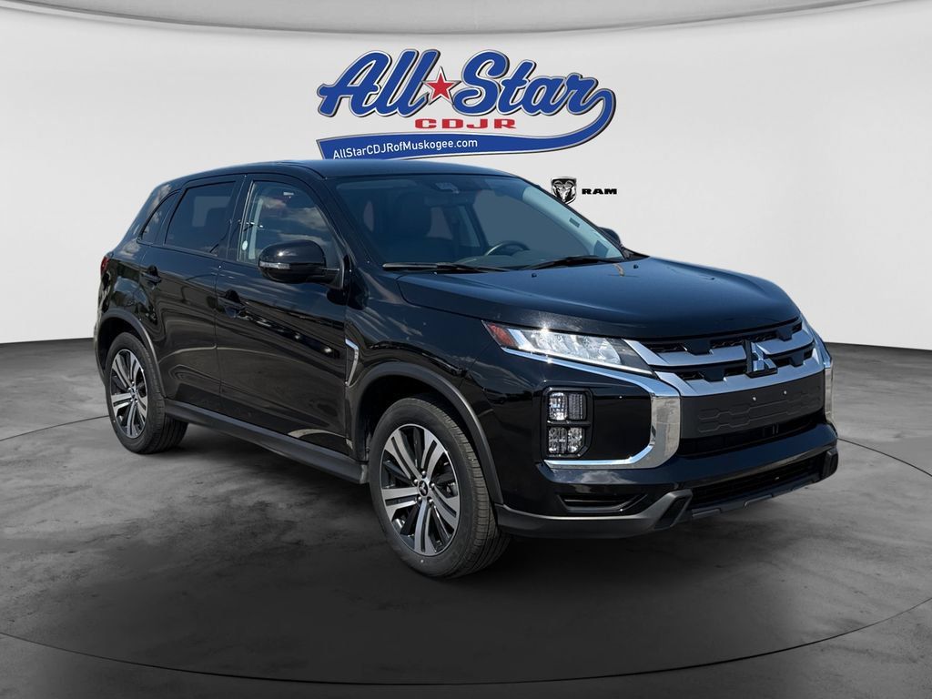 Used 2025 Mitsubishi Outlander Sport SE AWD/4WD image 3