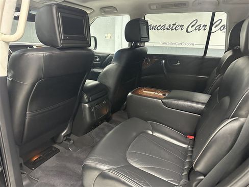 Used 2016 INFINITI QX80 4WD w/ Deluxe Technology Package image 3
