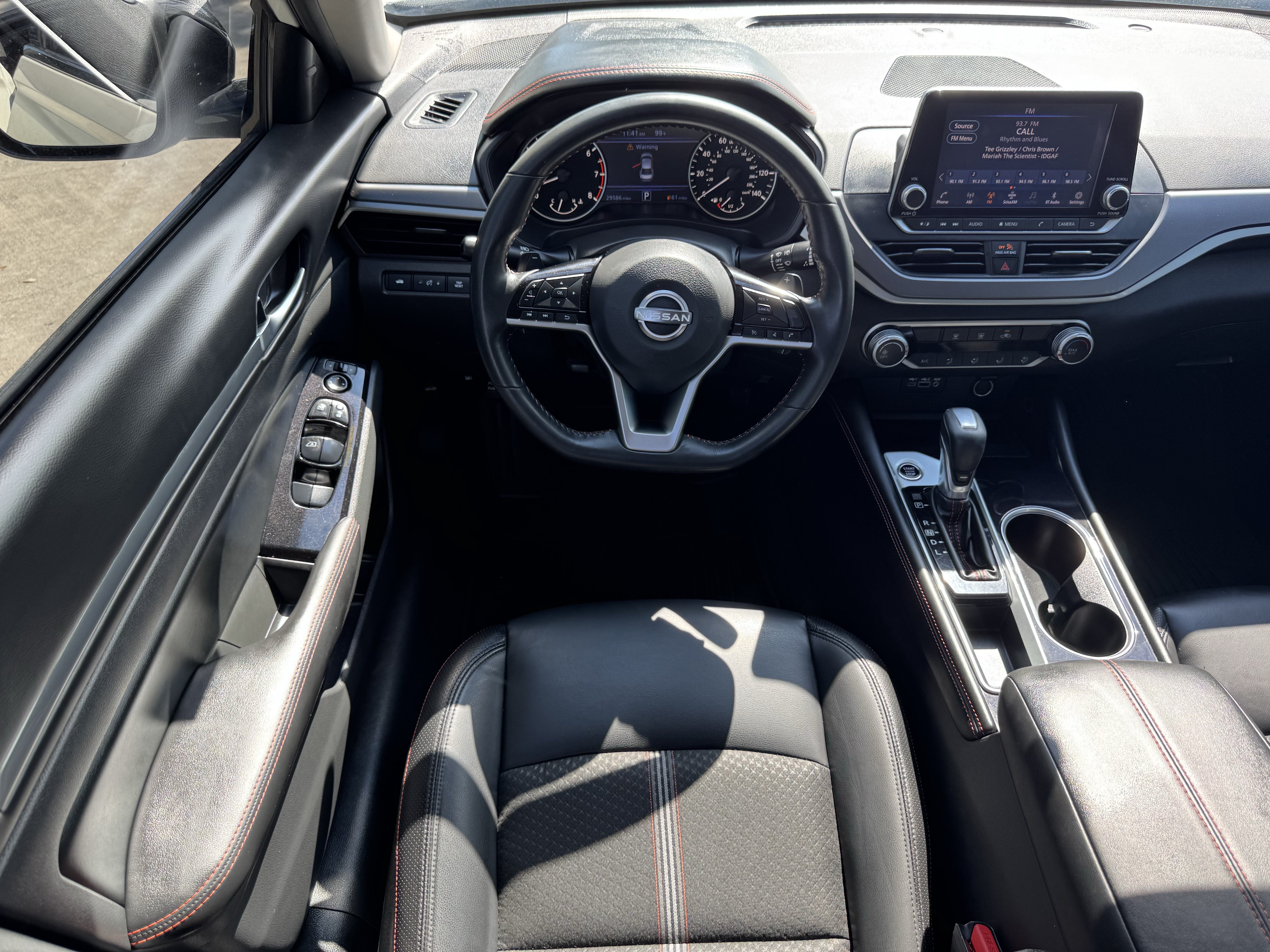 Used 2024 Nissan Altima 2.5 SR FWD image 10